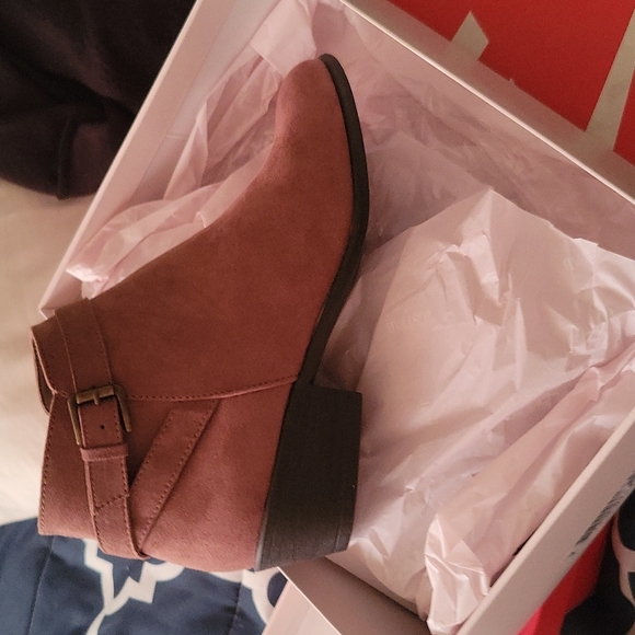 Boots - Picture 2 of 2